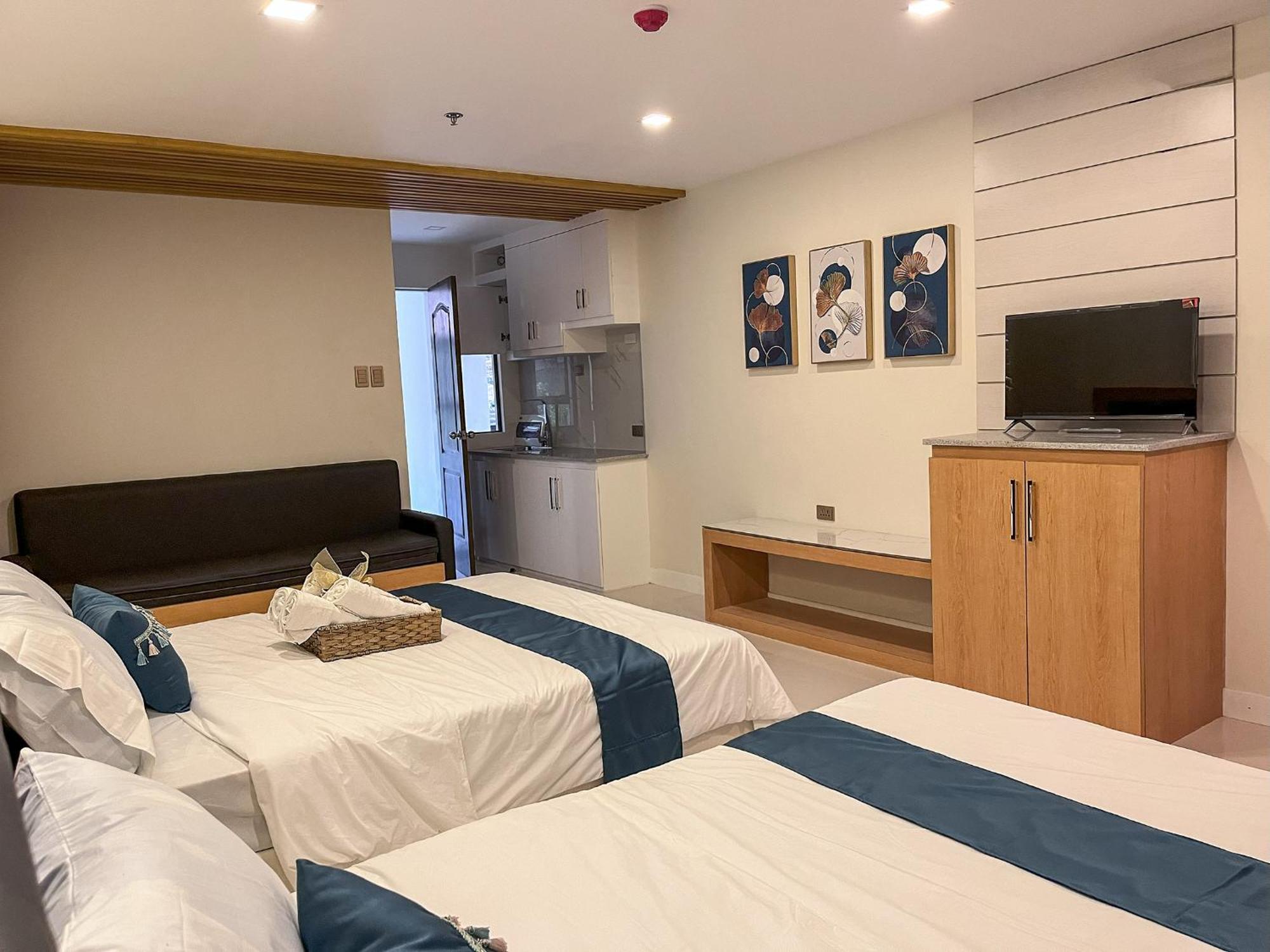 717 Residences Iloilo City Eksteriør billede